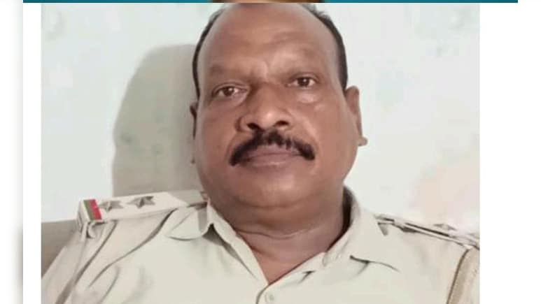 SI Arrest: आबकारी उप निरीक्षक को रिश्वत लेते ACB की टीम ने दबोचा, इस मामले में की थी मांग SI Arrest: आबकारी उप निरीक्षक को रिश्वत लेते ACB की टीम ने दबोचा, इस मामले में की थी मांग
