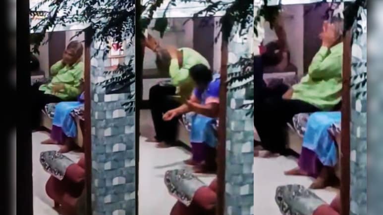 Video : 2 मिनिटभर बापाला थोबाडीत मारलं, आई शेजारी बसून मेंदी काढत राहिली; नागपूरमधील संतापजनक दृश्य Video : 2 मिनिटभर बापाला थोबाडीत मारलं, आई शेजारी बसून मेंदी काढत राहिली; नागपूरमधील संतापजनक दृश्य