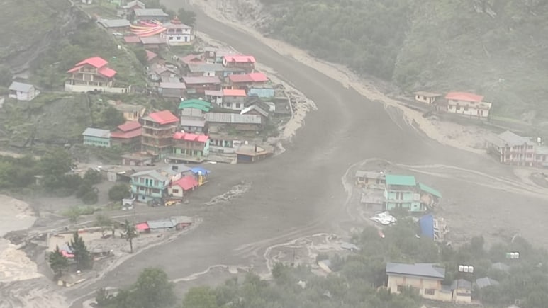 उत्तराखंड में गंगोत्री के पास धराली में बादल फटा, खीर गंगा ने शहर को चीर दिया, खौफनाक वीडियो उत्तराखंड में गंगोत्री के पास धराली में बादल फटा, खीर गंगा ने शहर को चीर दिया, खौफनाक वीडियो