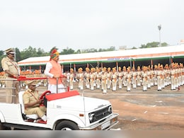 सीएम ने भोपाल में फहराया तिरंगा, बोले- जो जैसा, उसे वैसा जवाब दिया, लाडली बहनों के लिए भी किया बड़ा ऐलान  सीएम ने भोपाल में फहराया तिरंगा, बोले- जो जैसा, उसे वैसा जवाब दिया, लाडली बहनों के लिए भी किया बड़ा ऐलान