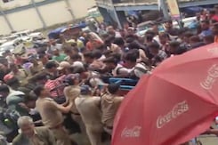 After Rain Halts Kedarnath Yatra, Pilgrims Break Barricades, Lathicharged After Rain Halts Kedarnath Yatra, Pilgrims Break Barricades, Lathicharged