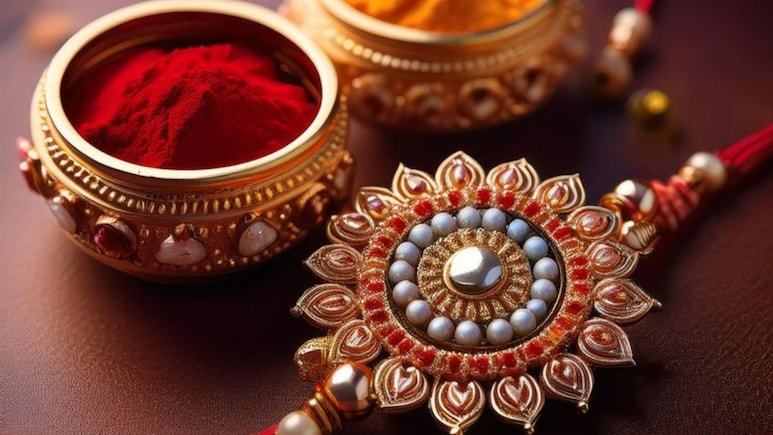 Happy Raksha Bandhan 2025 Wishes: कच्चे धागों का ये बंधन, सात जन्मों का ये नाता.. भाई-बहन को भेजें रक्षाबंधन की शुभकामनाएं