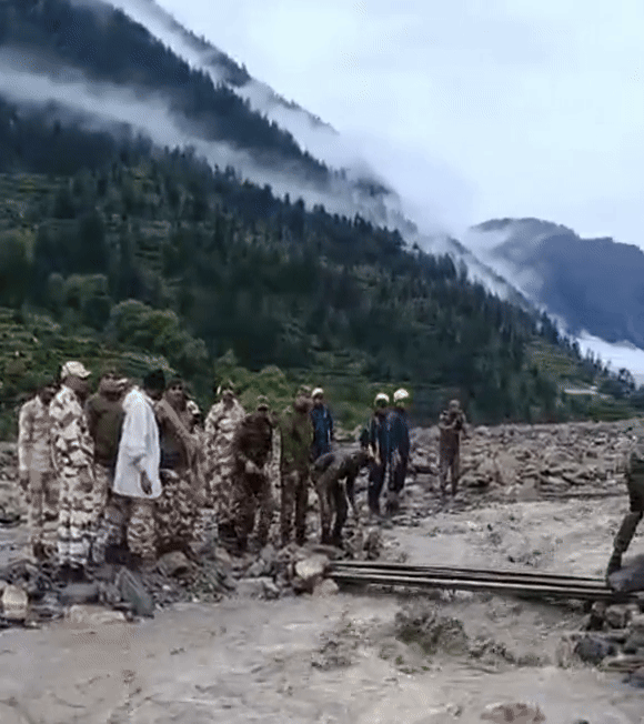 हेलीकॉप्टर-खोजी कुत्तों से लेकर ड्रोन तक... 130 की बचाई जान, ITBP और एयरफोर्स का युद्धस्तर पर रेस्क्यू ऑपरेशन