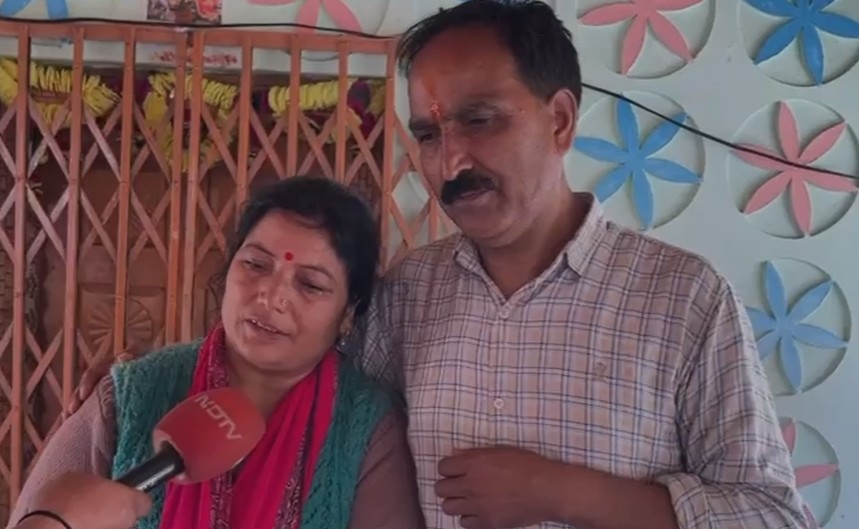 हे सोमेश्वर! बचा लिया... रक्षाबंधन पर भाई से मिल फफक-फफक कर रो पड़ी धराली की बहन, VIDEO