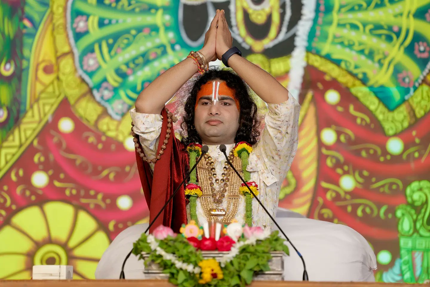 लिव-इन में रहेंगे तो चरित्रवान बच्चे कैसे पैदा होंगे... अनिरुद्धाचार्य ने सफाई देते हुए कर दी नई टिप्पणी