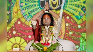 'लड़कियां चार जगह मुंह मारती हैं...' महिलाओं के खिलाफ टिप्पणी मामले में अनिरुद्धाचार्य के खिलाफ केस