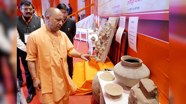 हमारी सरकार में सिर्फ दंगाई असुरक्षित… हिंसा के बाद पहली बार संभल पहुंचे CM योगी ने क्या-क्या कहा? हमारी सरकार में सिर्फ दंगाई असुरक्षित… हिंसा के बाद पहली बार संभल पहुंचे CM योगी ने क्या-क्या कहा?