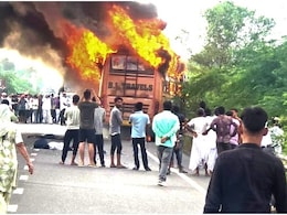 सांचौर हाईवे पर भीषण हादसा: बस बनी आग का गोला, रामदेवरा जा रहे दो बाइक सवारों की जलकर मौत सांचौर हाईवे पर भीषण हादसा: बस बनी आग का गोला, रामदेवरा जा रहे दो बाइक सवारों की जलकर मौत