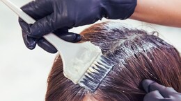 Hair dye side effects : हेअर डायमुळे किडनीला धोका; नेफ्रोलॉजिस्टनी केलं अलर्ट