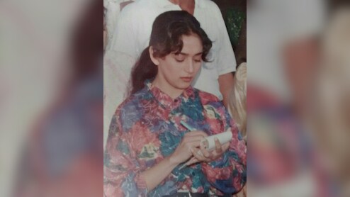माधुरी दीक्षित की खूबसूरत तस्वीरें, 7वीं देख फैंस बोले- मधुबाला के बाद यही हैं
