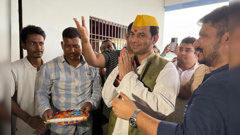 मुझे किसी से नहीं, सिर्फ महुआ की जनता से मतलब है: तेज प्रताप यादव
