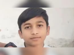 Rajasthan: पंखे से लटकी मिली 12वीं के छात्र की लाश, परिजन बोले- पड़ोसी डॉक्टर ने की हत्या Rajasthan: पंखे से लटकी मिली 12वीं के छात्र की लाश, परिजन बोले- पड़ोसी डॉक्टर ने की हत्या
