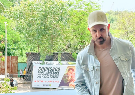'वॉर 2' से पहले ऋतिक रोशन और जूनियर एनटीआर में छिड़ी जंग! सोशल मीडिया पर भिड़े दोनों स्टार्स