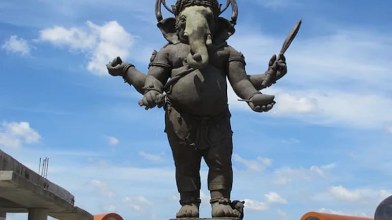 महाराष्ट्र नहीं, इस देश में है दुनिया की सबसे ऊंची भगवान गणेश की मूर्ति, हर दिन देखने आते हैं लाखों टूरिस्ट्स महाराष्ट्र नहीं, इस देश में है दुनिया की सबसे ऊंची भगवान गणेश की मूर्ति, हर दिन देखने आते हैं लाखों टूरिस्ट्स