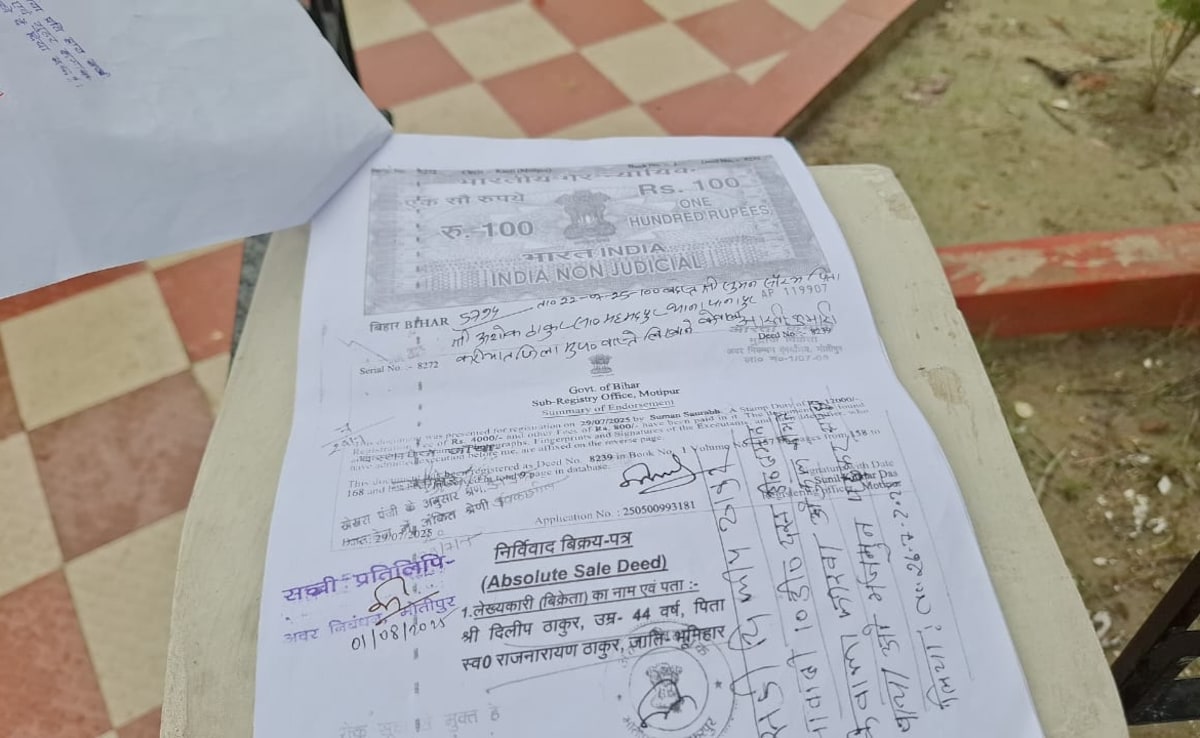 Sale deed shared by Raj Narayan Thakur. Sale deed shared by Raj Narayan Thakur.