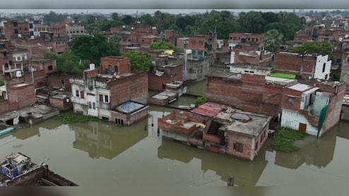 वाराणसी में वरुणा और असी नदी उफान पर, कई रिहायशी इलाको में घुसा पानी, पढ़ें पूरी रिपोर्ट