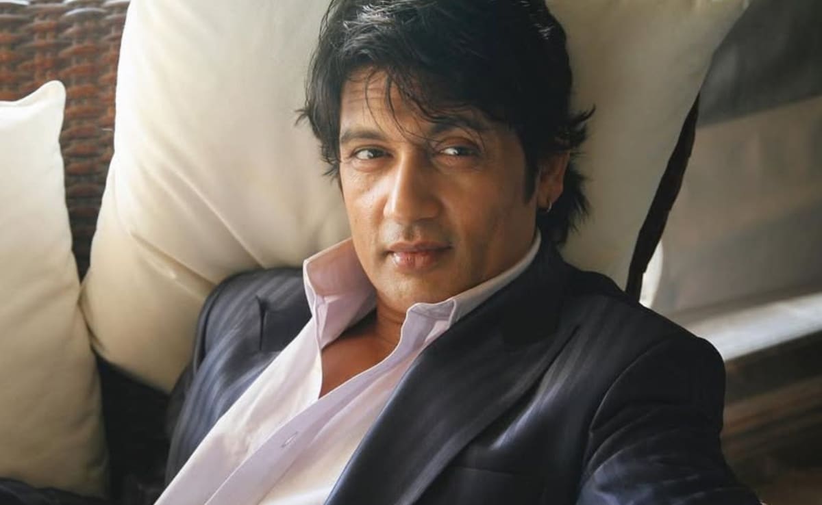 Shekhar Suman Thanks "Prima Donna" Rekha For Starring Opposite Him In Utsav When He Was "A Rank Newcomer"