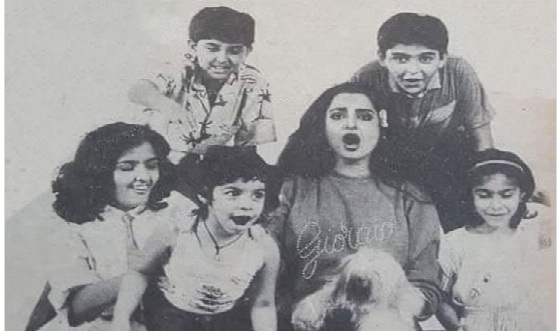 रेखा के साथ फोटो में लड़का है सुपरस्टार तो दूसरा है महाफ्लॉप एक्टर, आपने पहचाना ?