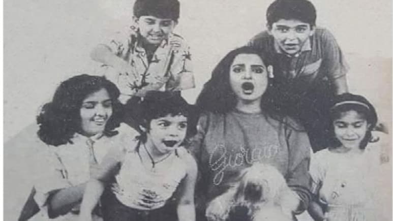 रेखा के साथ फोटो में लड़का है सुपरस्टार तो दूसरा है महाफ्लॉप एक्टर, आपने पहचाना ? रेखा के साथ फोटो में लड़का है सुपरस्टार तो दूसरा है महाफ्लॉप एक्टर, आपने पहचाना ?
