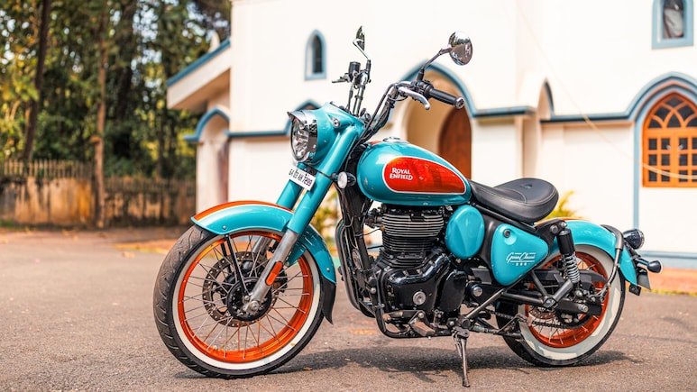 Royal Enfield Goan Classic 350 'Trip Teal' Launched In Germany- Costs Over Double Indian Price Royal Enfield Goan Classic 350 'Trip Teal' Launched In Germany- Costs Over Double Indian Price