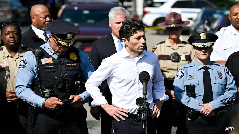 "Kids Were Literally Praying...": Mayor's Emotional Outburst After US Shooting "Kids Were Literally Praying...": Mayor's Emotional Outburst After US Shooting