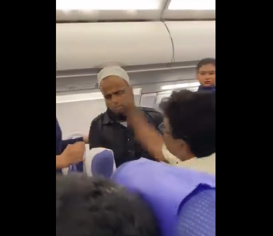 Video: Man Suffers Panic Attack On Plane, Slapped By Fellow Passenger