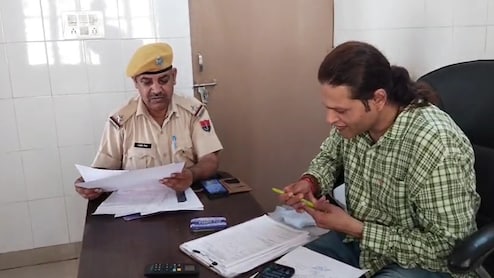 भरतपुर: नाबालिग छात्रा ने की आत्महत्या, युवक अश्लील फोटो-वीडियो वायरल करने की देता था धमकी; जांच में जुटी पुलिस 