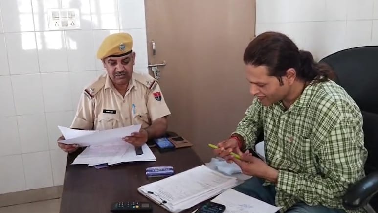 भरतपुर: नाबालिग छात्रा ने की आत्महत्या, युवक अश्लील फोटो-वीडियो वायरल करने की देता था धमकी; जांच में जुटी पुलिस 