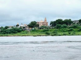 Rajasthan: डूंगरपुर में बारिश से स्कूल का परकोटा ढहा, बेणेश्वर धाम बना टापू Rajasthan: डूंगरपुर में बारिश से स्कूल का परकोटा ढहा, बेणेश्वर धाम बना टापू