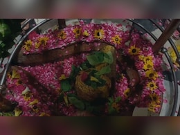 सावन का अंतिम सोमवार: बम भोले के जयघोष से गुंजायमान हुए शिवालय, कांवड़ियों ने किया जलाभिषेक सावन का अंतिम सोमवार: बम भोले के जयघोष से गुंजायमान हुए शिवालय, कांवड़ियों ने किया जलाभिषेक