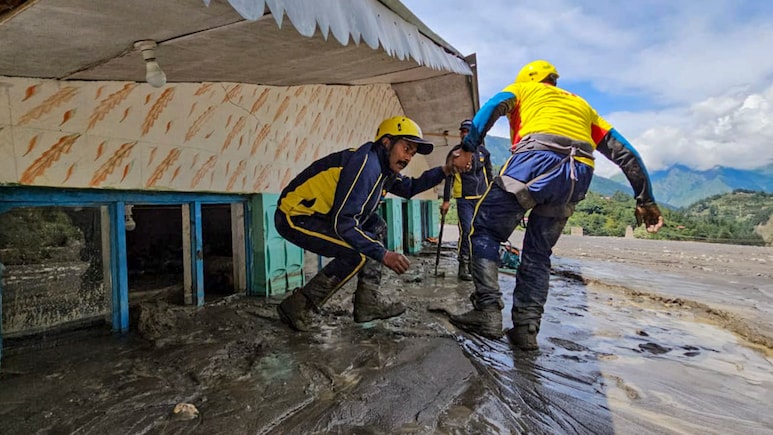 Uttarakhand Dharali Landslide: महाराष्ट्रातील बेपत्ता प्रवाशाचे नाव कळाले, शोध युद्धपातळीवर सुरू Uttarakhand Dharali Landslide: महाराष्ट्रातील बेपत्ता प्रवाशाचे नाव कळाले, शोध युद्धपातळीवर सुरू
