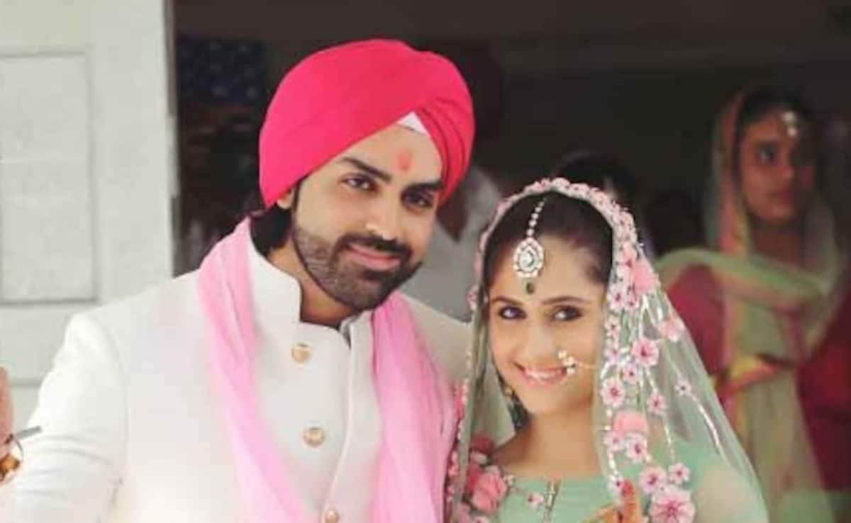 Television Couple Hunar Hali And Mayank Gandhi Headed For A Divorce After Nine Years Of Marriage: Report