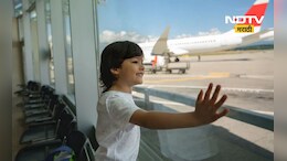 Flight Booking: फ्लाइटमध्ये लहान मुलांना तिकीट लागते का? अनेक लोकांना माहीत नाही 'ही' गोष्ट