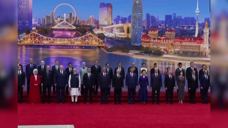 चीन में एक मंच पर PM मोदी, जिनपिंग और पुतिन, शहबाज-एर्दोगन भी दिखे; SCO नेताओं का ग्रुप फोटो सेशन
