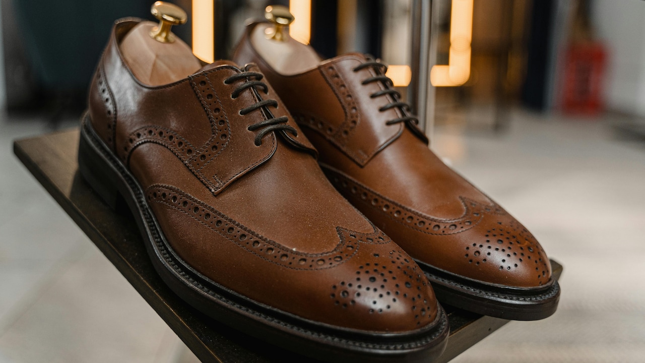 Choose formal shoes with 