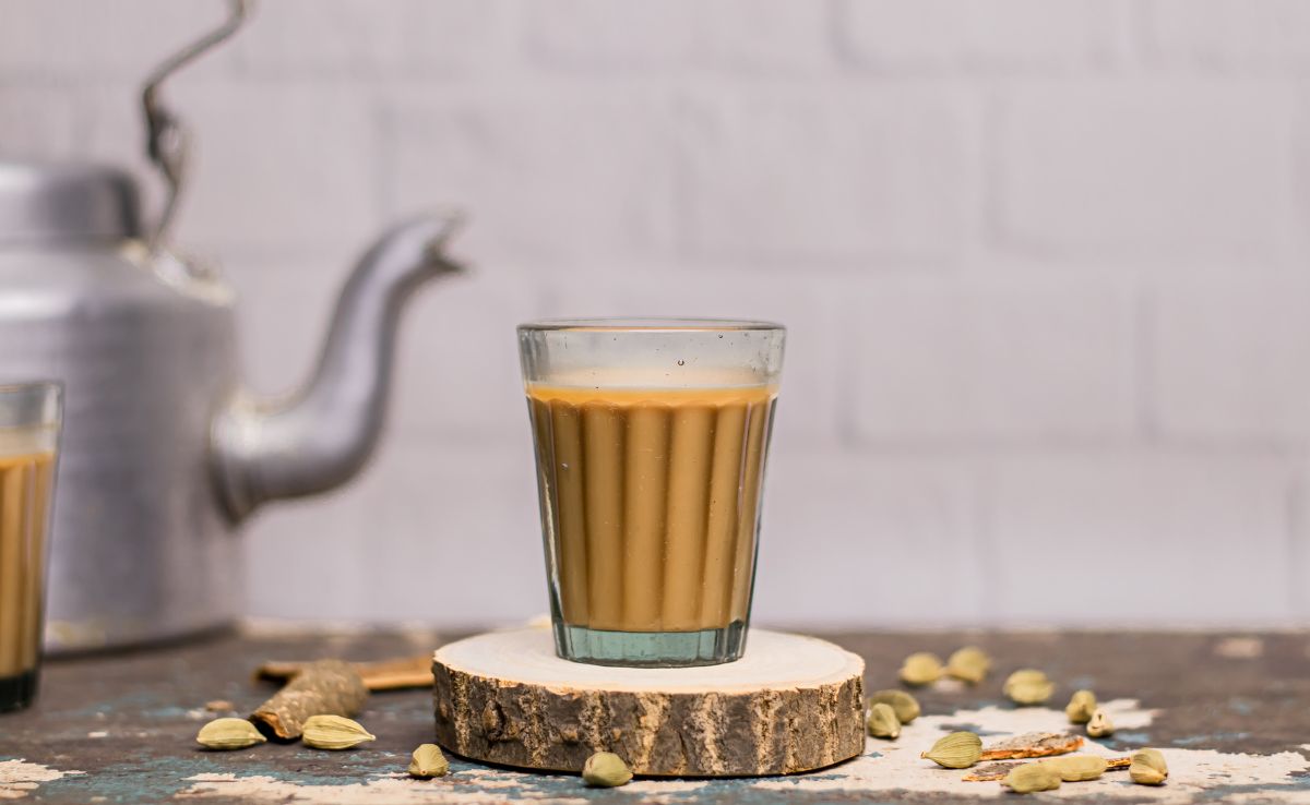 ज्यादा चाय पीने से कौन से विटामिन की कमी होती है? जानिए