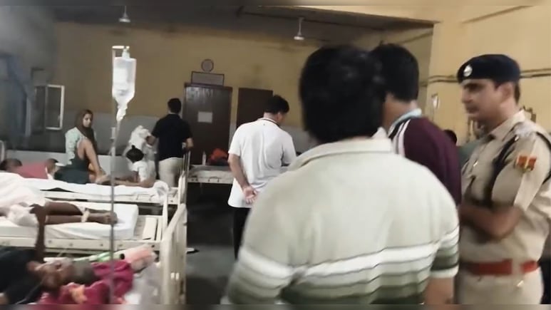 सालासर बालाजी से लौट रहे श्रद्धालुओं की पिकअप ने मारी खड़े ट्रेलर को टक्कर, 10 भक्तों की मौत