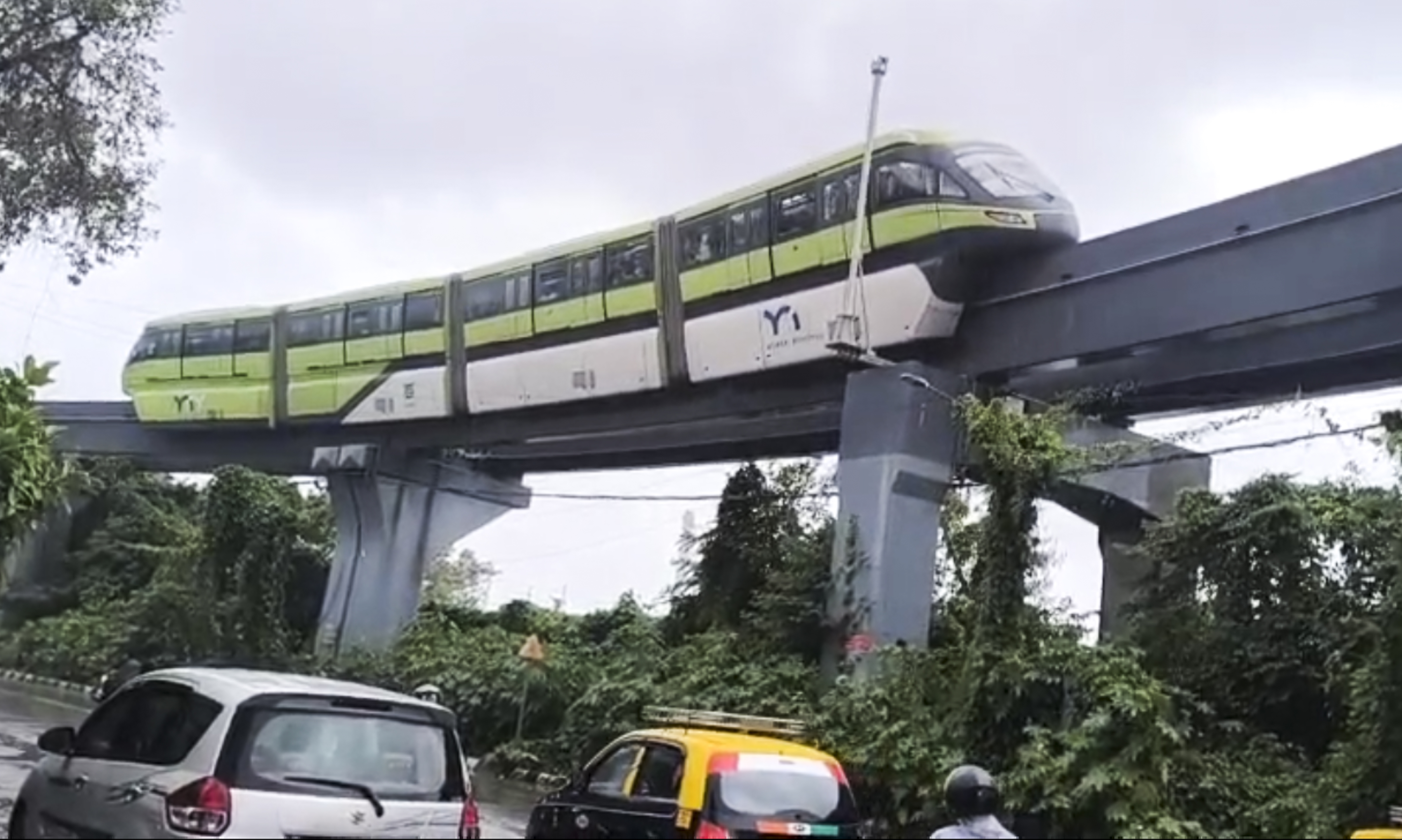 How Mumbai's Monorail Became A 'White Elephant'