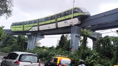 How Mumbai Monorail Became A 'White Elephant'