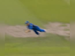 VIDEO: 35 वर्ष की उम्र में केन विलियमसन ने किया कमाल, हवा में करामात दिखाते हुए पकड़ा गजब का कैच VIDEO: 35 वर्ष की उम्र में केन विलियमसन ने किया कमाल, हवा में करामात दिखाते हुए पकड़ा गजब का कैच