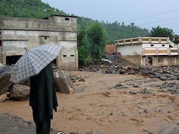 पाकिस्तान में भारी बारिश और बाढ़ निगल गई 907 जिंदगियां, आपदा में 1,044 घायल पाकिस्तान में भारी बारिश और बाढ़ निगल गई 907 जिंदगियां, आपदा में 1,044 घायल