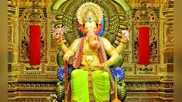 Lalbaugcha raja 2025 first look : आपला राजा आला! लालबागच्या राजाची पहिली झलक; कुठे अन् कधी पाहता येईल?
