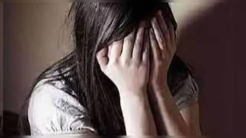 Rajasthan: बांसवाड़ा में किशोरी से गैंगरेप! पुलिस ने रिपोर्ट में बताया- एक्सीडेंट; पीड़िता की मां बोली- दुष्कर्म हुआ
