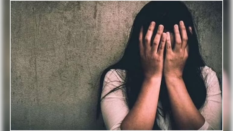 रक्षाबंधन पर मायके आई महिला से गैंगरेप, घर में अकेला पाकर 3 लोगों ने बारी-बारी से की हैवानियत