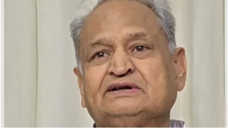 वैष्णो देवी हादसे में राजस्थान के 5 लोगों की मौत, पूर्व सीएम गहलोत ने उमर अब्दुल्ला से मांगी मदद वैष्णो देवी हादसे में राजस्थान के 5 लोगों की मौत, पूर्व सीएम गहलोत ने उमर अब्दुल्ला से मांगी मदद