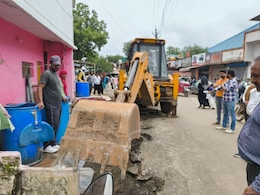MP Bulldozer Action: नीमच के मूलचंद मार्ग पर चला बुलडोजर, 300 से ज्यादा दुकानों के बाहर से हटाया गया अतिक्रमण MP Bulldozer Action: नीमच के मूलचंद मार्ग पर चला बुलडोजर, 300 से ज्यादा दुकानों के बाहर से हटाया गया अतिक्रमण