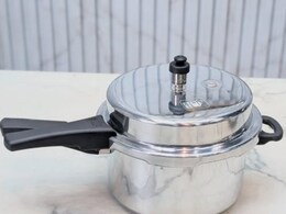 कुकर की सीटी बार-बार होती है खराब? इन आसान ट्रिक्स से खुद ही करें ठीक, समय और पैसे की होगी बचत!