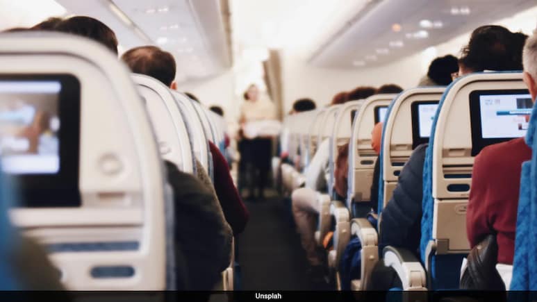 Passenger's Aeroplane Etiquette Sparks Debate Over Middle Seat Dispute Passenger's Aeroplane Etiquette Sparks Debate Over Middle Seat Dispute
