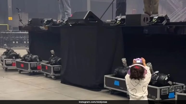 Malti Marie Recording Dad Nick Jonas On Stage Is The Best Thing On Internet Malti Marie Recording Dad Nick Jonas On Stage Is The Best Thing On Internet