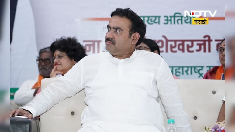 Maharashtra Politics: 'शिवसेनेचा बाप मीच...', भाजप आमदाराचे वादग्रस्त विधान, शिवसैनिक आक्रमक Maharashtra Politics: 'शिवसेनेचा बाप मीच...', भाजप आमदाराचे वादग्रस्त विधान, शिवसैनिक आक्रमक